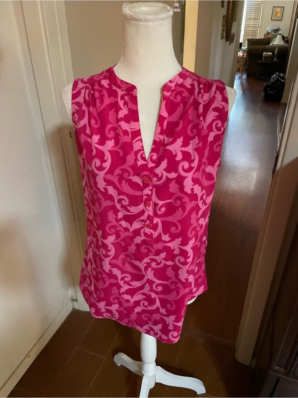 New York & Company pink sleeveless tank top scroll pattern sleeveless SMALL - Picture 4 of 11